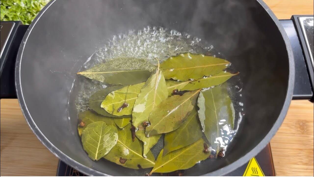 Say Goodbye to Pests A Natural Solution with Bay Leaves and Cloves